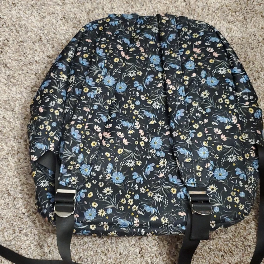 Backpack - Picture 2 of 3